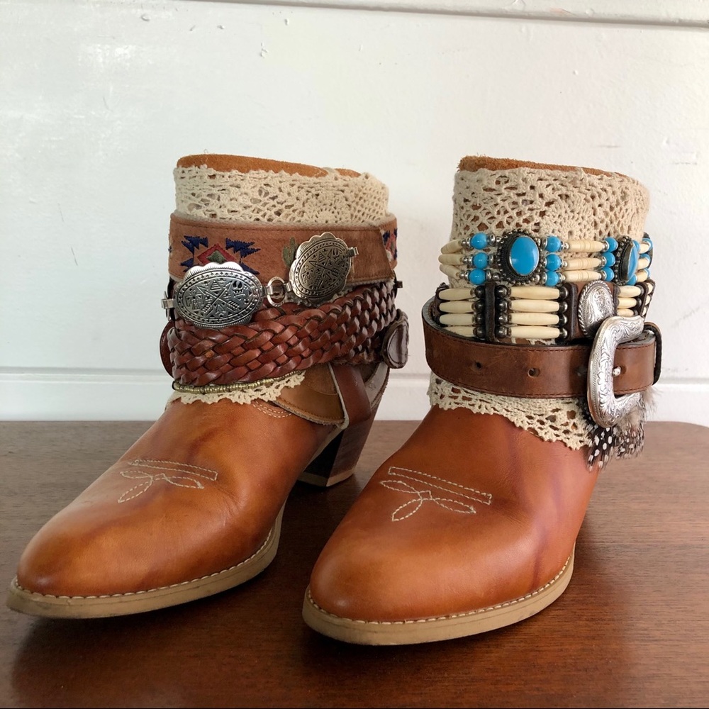 Boho Western cowboy boots!